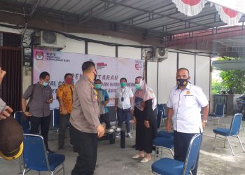 Kapolres Tanjungpinang, AKBP Muhammad Iqbal pada saat berada di kantor KPU Kepri, f : mael/detak.media