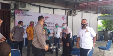 Kapolres Tanjungpinang, AKBP Muhammad Iqbal pada saat berada di kantor KPU Kepri, f : mael/detak.media