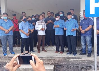 Awe-Dalmasri pada saat doa bersama di Pasar Tani Kabupaten Bintan, Toapaya. F : ist
