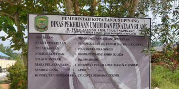 Papan Proyek Pengerjaan Peningkatan Jalan Gatra