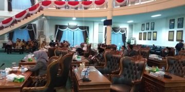 Terlihat kursi para wakil rakyat banyak yang kosong pada saat walikota menyampaikan pidato, f : mael/detak.media