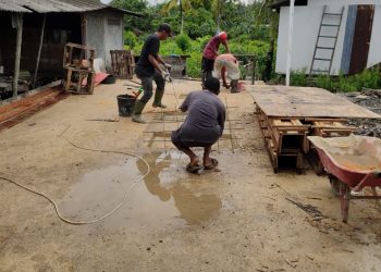 Proses Pengerjaan Pembuatan Saluran Pembuangan Air Limbah Di Kampung Bugis