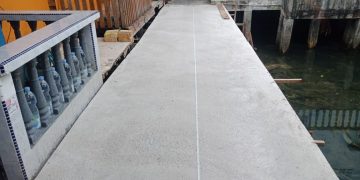 Proses Pengukuran Ulang dan Finishing Pengerjaan  Perbaikan Pelantar Mutiara 2 RT. 3  RW. 09 Potong Lembu Kelurahan Kemboja