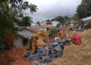 Pengerjaan Fasum di Jalan Darussalam, Kelurahan Bukit Cermin Tanjungpinang, f : mael/detak.media
