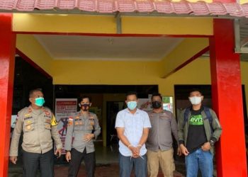 Pelaku saat diamankan oleh pihak Kepolisian Polsek Palmatak, Anambas, f :ist