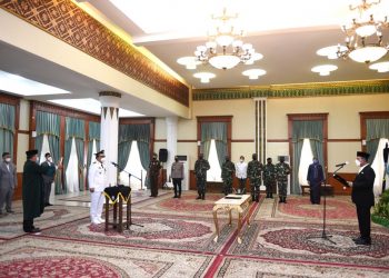 Proses pelantikan Wakil walikotaTanjungpinang oleh Gubernur Kepri, f : ist