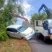 Mobil Avanza putih yang ditabrak lori pengangkut beton, f : ist