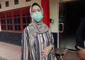 Ketua RT 1 RW 02, Asmiwati seusai mengadu di Mapolres Tanjungpinang, f : Mael/detak.media l