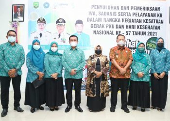 Walikota, Wakil Walikota Tanjungpinang foto bersama, f : ist