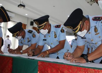 Penandatanganan SK, seusai pelantikan, f : ist