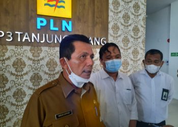 Gubernur Kepri, Ansar Ahmad, didampingi