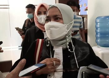 Penasehat Hukum terdakwa Apri Sujadi, Eva Nora, f : Mael/Detak.media