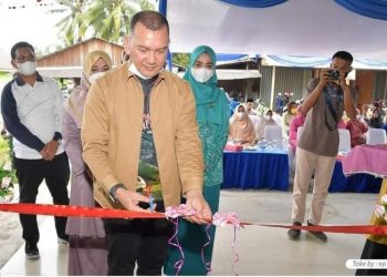 Wabup Natuna saat meresmikan Puspaga, f : Zaki/Detak.media