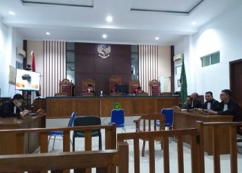 Suasana sidang vonis terdakwa pemeras Kades di Bintan yang dilakukan di PN Tanjungpinang, f : Mael/detak.media
