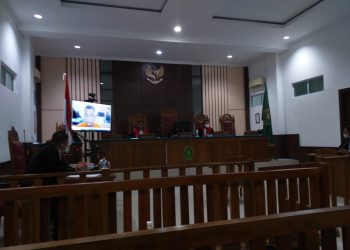Suasana sidang pembacaan dakwaan terdakwa M. Chaidir, f : mael/Detak.media