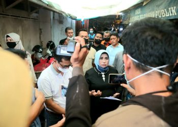 Walikota Tanjungpinang, Rahma saat tiba di Pasar Baru II Tanjungpinang, f : ist