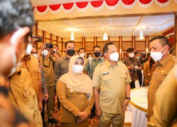 Walikota Tanjungpinang, Rahma bersama Menteri Dalam Negeri, Tito Karnavian saat qcara HKG PKK di Aula Wan Seri Beni Dompak, f : Ist