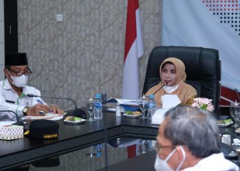 Walikota Tanjungpinang, Rahma saat memimpin Rapat, foto : ist