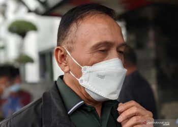 Arsip - Ketua Umum PSSI Mochamad Iriawan memberikan keterangan kepada pewarta di Jakarta, Selasa (18/1/2022). (Michael Siahaan)