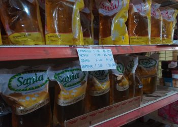 Minyak goreng di salah satu swalayan Tanjungpinang, foto: Mael/detak.media