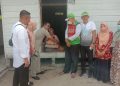 Tampak Kepala Dinas Kominfo Natuna, Bukhori (kiri) turut hadir dalam kegiatan Baksos FKPS (f : ist)
