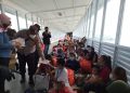 Ratusan PMI saat sampai di Pelabuhan Sri Bintan Pura Tanjungpinang, foto : Mael/detak.media