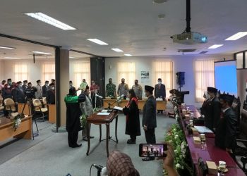 Caption: Wakil Ketua DPRD Kab. Blitar baru Muhammad Rifa'i, saat sedang lakukan prosesi sumpah jabatan, foto : Dani ES/detak.media