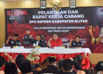 Dari kiri, Joko Santoso Ketua DPC Repdem Kab. Blitar, Wanto Sugito Ketua Umum DPN Repdem, Wishnu Sakti Buana Plt DPC PDIP Kabupaten Blitar, Mahfud Ketua DPD Repdem Jawa Timur, foto : Dani ES/detak.media