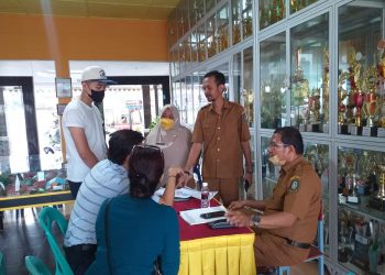 Suasana di poko pendaftaran Peserta Didik Baru SMA Negeri 1 Tanjungpinang, foto : Mael/detak.media