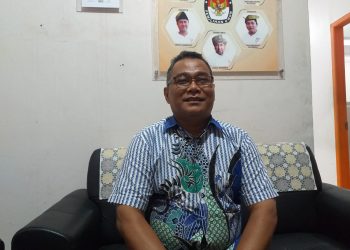 Salah satu Komisioner KPU Kepri, Arison, foto : Mael/detak.media