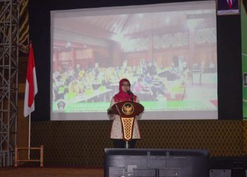 Bupati Blitar saat sampaikan sambutannya pada acara Rembuk Stunting, foto : Dani ES/detak.media