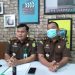 Kasipenkum Kejati Kepri, Nixon Andreas Lubis (kiri) dan Kasidik Junaidi A Siregar (kanan) saat konfrensi pers, foto : Mael/detak.media