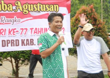 Sambutan Ketua DPRD Suwito dalam acara perlombaan yang di adakan di lingkungan Sekretariat DPRD Kabupaten Blitar, foto : Dani ES/detak.media.