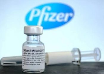 Ilustrasi - Vaksin COVID-19 Comirnaty Pfizer. ANTARA/HO-Sutterstock