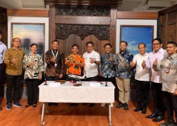 Suasana acara penandatangan kerja sama antara Pemprov Sulbar dan Susi Air, Rabu (24/8). (Foto : Arsip Pemprov Sulbar)