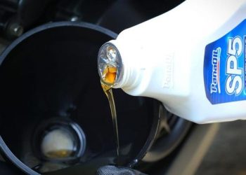 Oli motor matic sebaiknya tak digunakan untuk motor manual, begitu pula sebaliknya. (Pana Oil Indonesia)