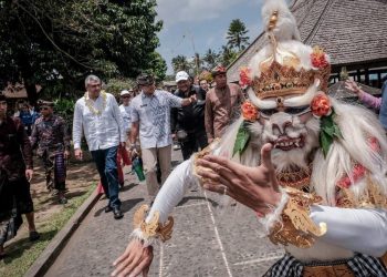 Sekjen UNWTO dan para tamu lainnya termasuk Menteri Pariwisata negara G20 saat melihat langsung keindahan desa wisata yang terletak di Kabupaten Bangli, foto : ist