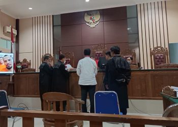 Mantan Gubernur Kepri saat Menjadi Saksi di PN Tanjungpinang, foto : Mael/detak.media