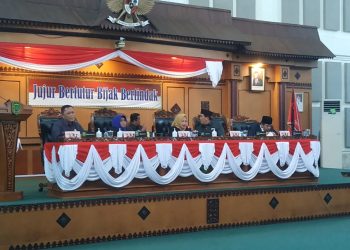 Walikota Tanjungpinang, Rahma saat menyampaikan RAPBD pada sidanh Paripurna di Kantor DPRD, foto : detak.media