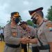 Kapolresta Tanjungpinang
saat bersalaman dengan para Kasat, foto : mael/detak.media