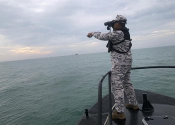 Petugas MRSC Saat Melakukan Pencarian, foto : ist