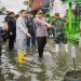 Wabup Rahmat Santoso saat meninjau langsung lokasi bencana banjir, foto: Dani ES/detak.media