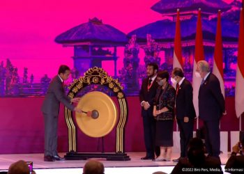 Presiden Jokowi membuka Kongres ke-5 WCCJ, di Nusa Dua, Bali, Rabu (05/10/2022) malam. (Sumber: Tangkapan Layar)