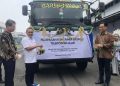Menteri Perdagangan Zulkifli Hasan saat melepas eksppr ponsel PT Samsung Electronic Indonesia di Cikarang Utara, Kabupaten Bekasi, Jawa Barat, Kamis. (ANTARA/ Sella Panduarsa Gareta)
