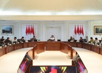Presiden Jokowi saat memimpin Ratas mengenai Evaluasi Pelaksanaan KTT G20, di Kantor Presiden Jakarta, Senin (28/11/2022) siang. (Foto: Humas Setkab/Agung)
