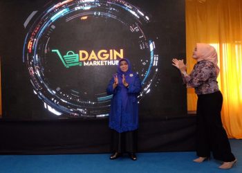 Walikota Tanjungpinang, Rahma bersama Kadisdagin, Riany saat melaunching Aplikasi Daging Market Hub, foto: ist