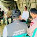 Presiden Jokowi menggelar rapat terbatas bersama jajarannya di lokasi pengungsian korban gempa Cianjur di Taman Prawatasari, Kabupaten Cianjur, Provinsi Jawa Barat, Selasa (22/11/2022). (Foto: BPMI Setpres/Laily Rachev)