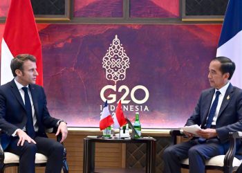 Presiden Jokowi saat mengadakan pertemuan bilateral dengan Presiden Prancis, Emmanuel Macron, di sela-sela penyelenggaraan KTT G20, Selasa (15/11/2022). (Foto: BPMI Setpres/Muchlis Jr.)