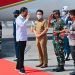 Presiden Jokowi melakukan kunjungan kerja ke Jawa Timur. Jumat (04/11/2022), dan disambut Wakil Gubernur Jawa Timur Emil Elestianto Dardak di Bandara Internasional Juanda, Kabupaten Sidoarjo. (Foto: Laily Rachev)