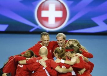 Tim nasional putri Swiss merayakan kemenangan usai mengalahkan tim putri Australia pada final Piala Billie Jean King di Galssgow, Minggu (13/11/2022). (ANTARA/REUTERS/Ed Sykes)
Apa yang terjadi tahun lalu memberi kami motivasi ekstra